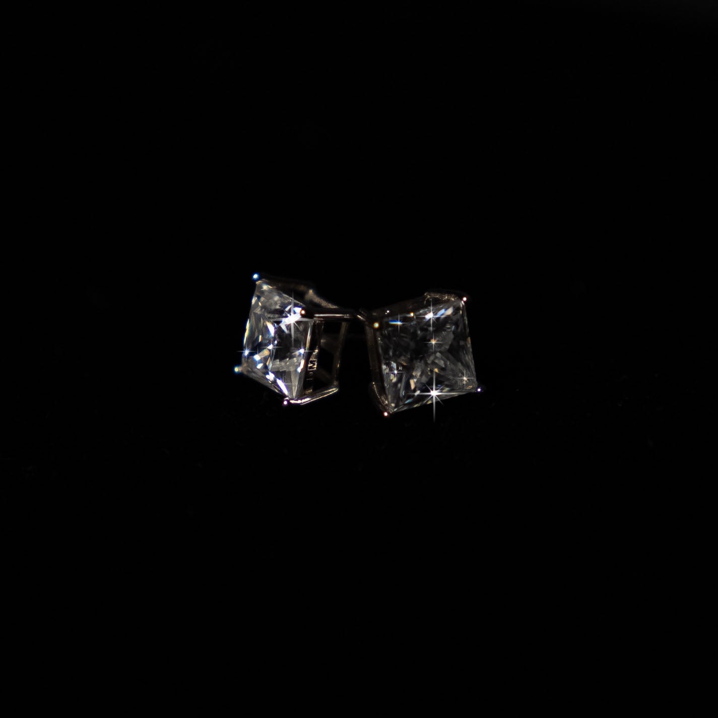 Square Studs 4ct